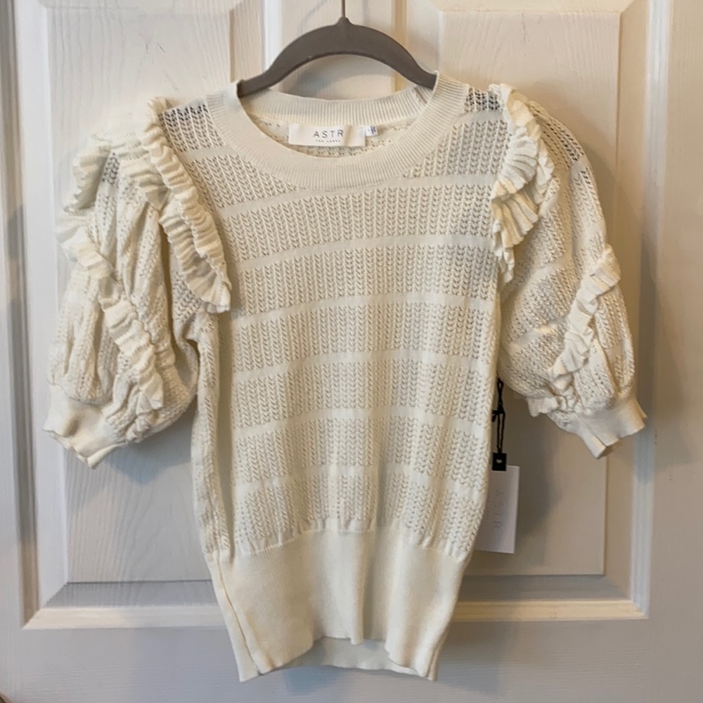 ASTR small cream top